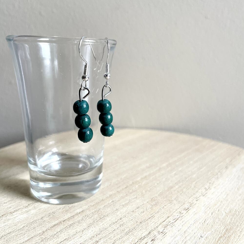 Alaska Beaded Earrings NWT handmade metallic delicate lightweight vintage statem